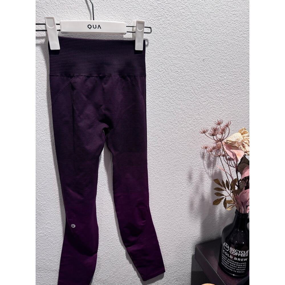 EUC‎ Lululemon Ebb to Train Tight 25" Leggings Burgundy Stripe Size 2